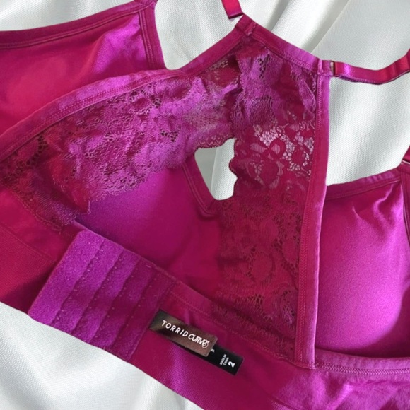 TORRID BERRY PINK DEEP V RACERBACK LIGHTLY PADDED SEAMLESS BRALETTE NEW - Picture 11 of 14